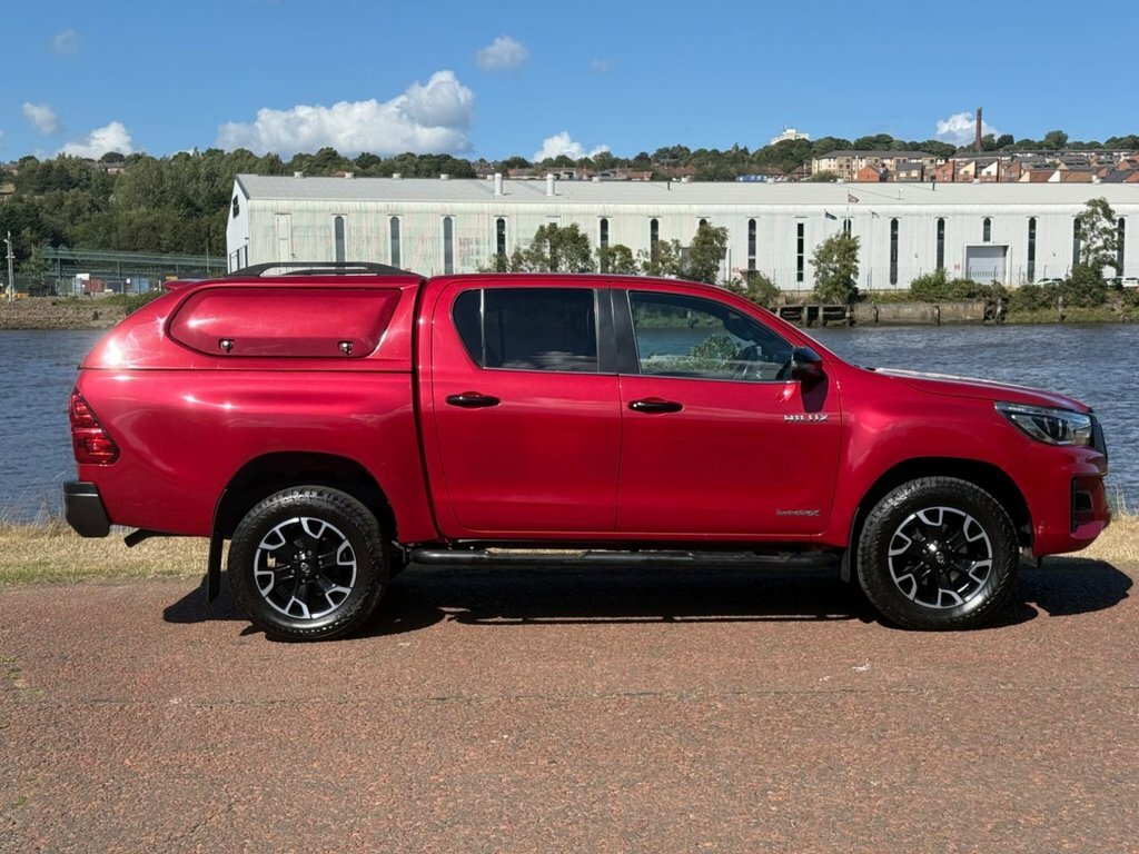 Toyota HILUX 2.4L Invincible X Red #3