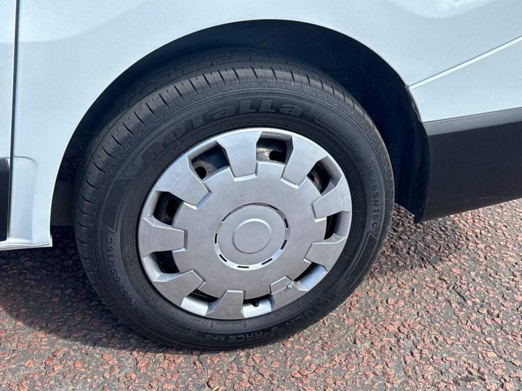 Nissan NV300 Dci 1.2T Tekna Panel Red #31