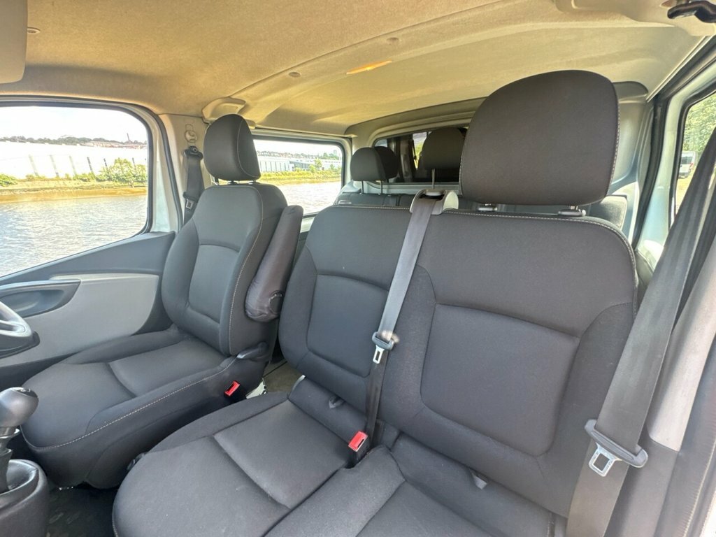 Nissan NV300 Dci 1.2T Tekna Panel Red #36