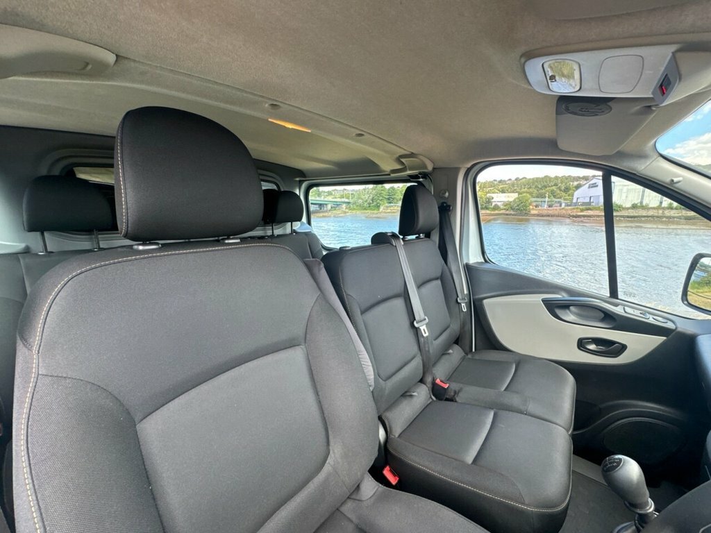 Nissan NV300 Dci 1.2T Tekna Panel Red #17