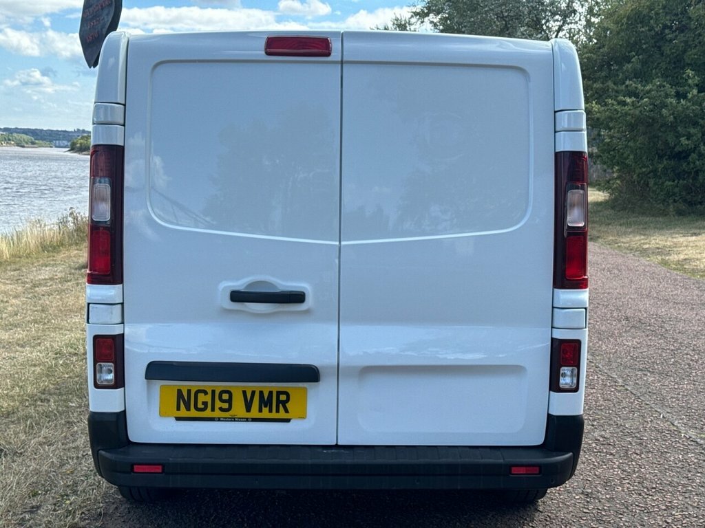 Nissan NV300 Dci 1.2T Tekna Panel Red #10