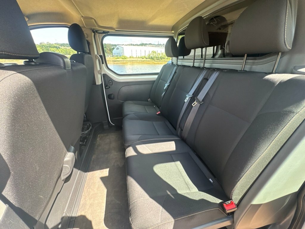 Nissan NV300 Dci 1.2T Tekna Panel Red #34
