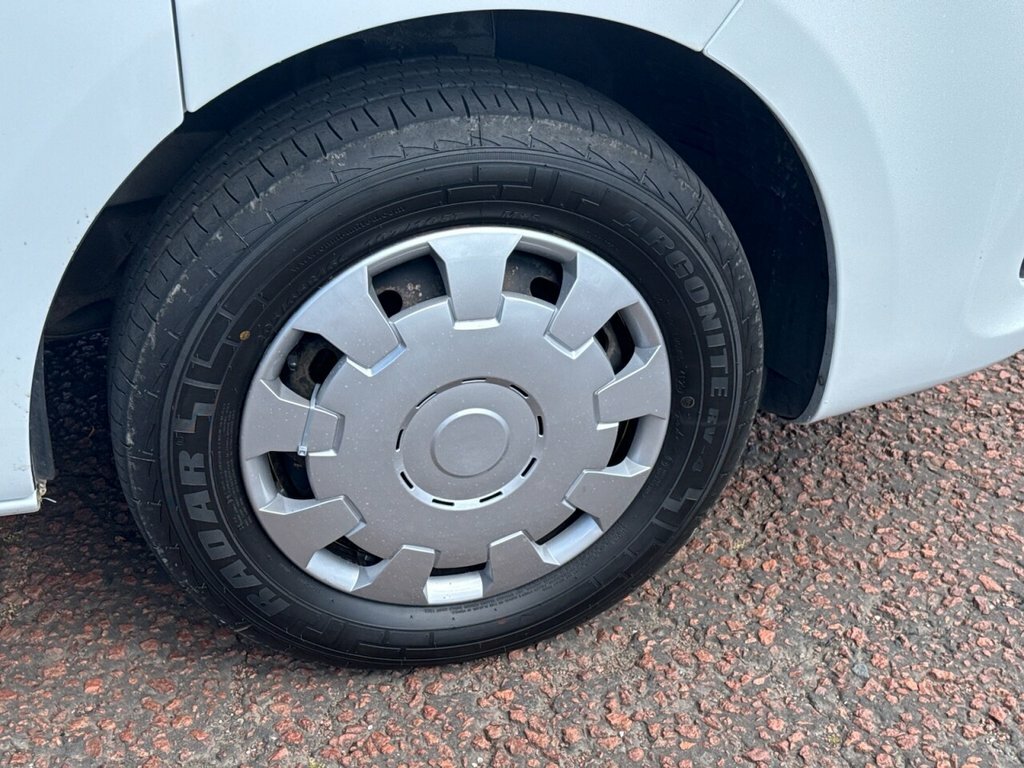 Nissan NV300 Dci 1.2T Tekna Panel Red #7