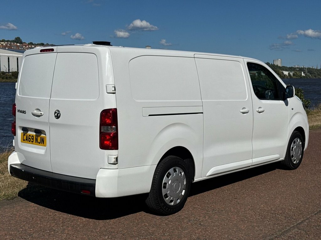 Vauxhall Vivaro 2700 1.5D 120Ps Dynamic H1 Van Grey #9