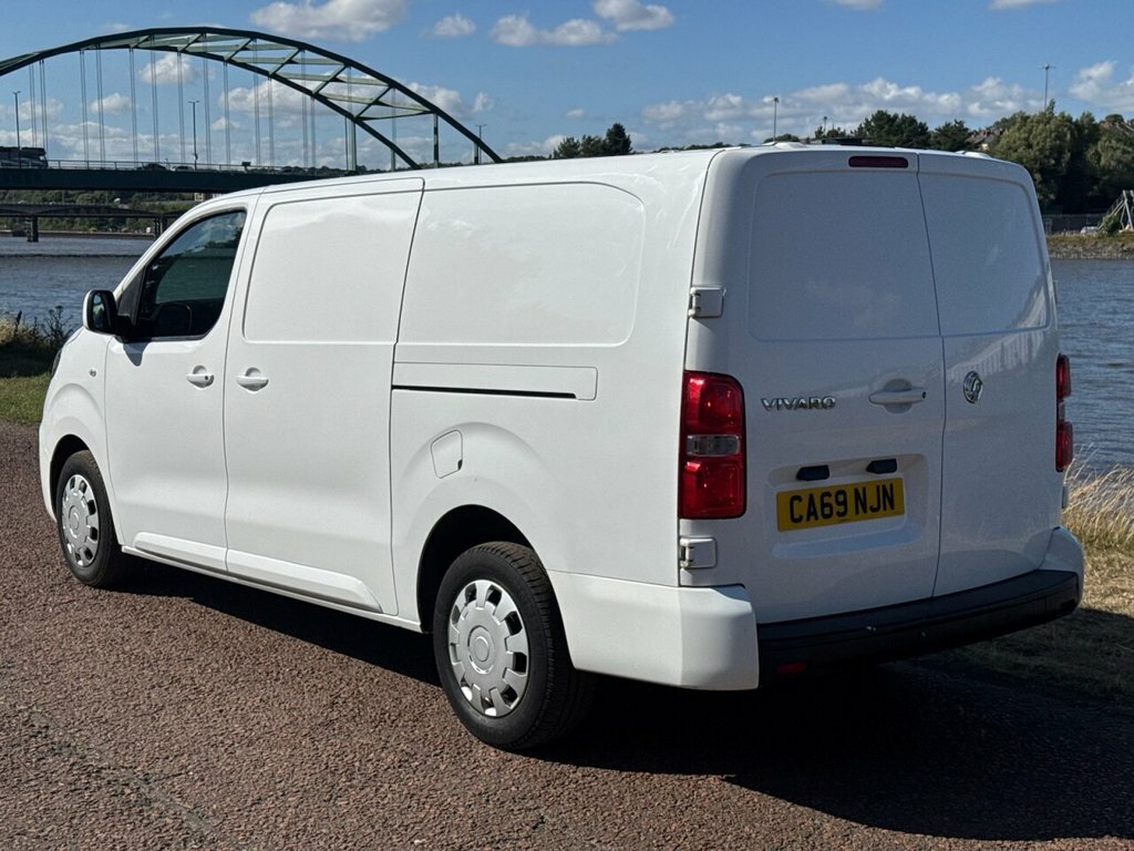 Vauxhall Vivaro 2700 1.5D 120Ps Dynamic H1 Van Grey #24