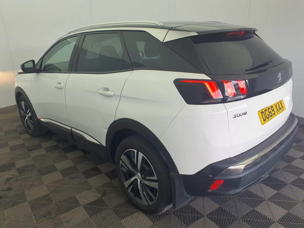Peugeot 3008 1.2 Puretech Allure Euro 6 S S White #4