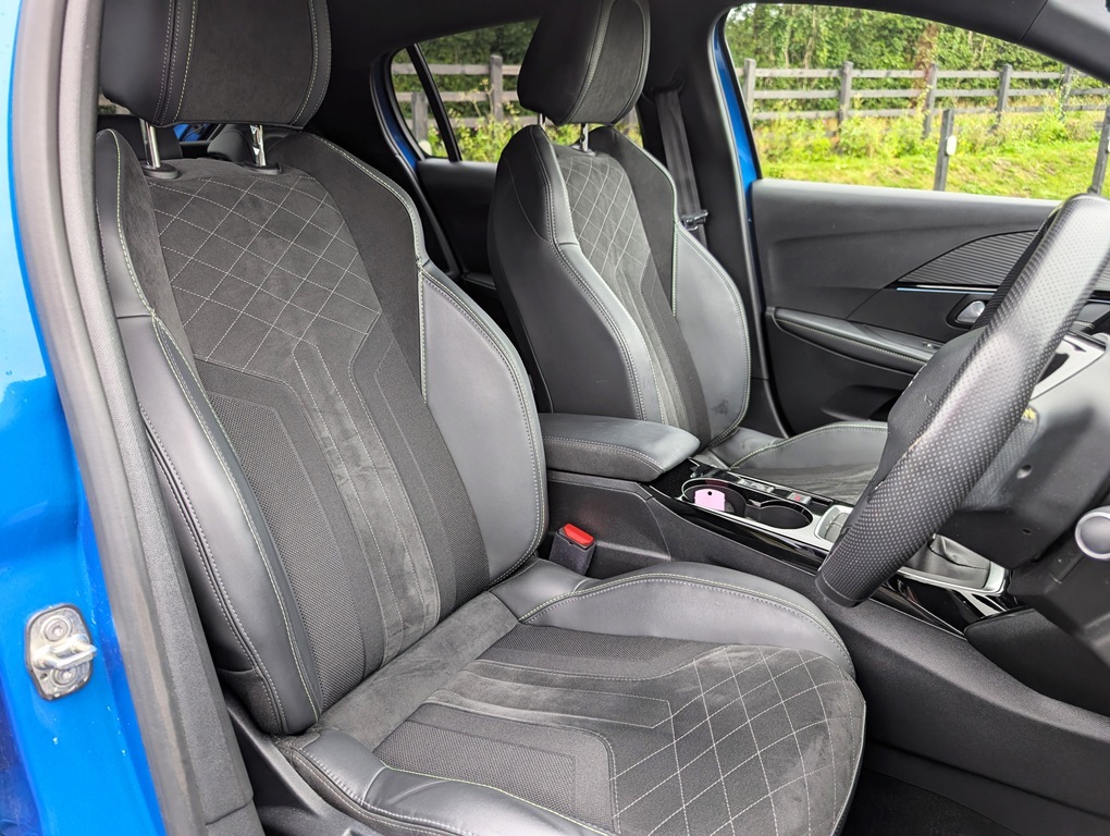Peugeot 208 1.2 100Hp Gt Premium SG72ZBL Blue #4