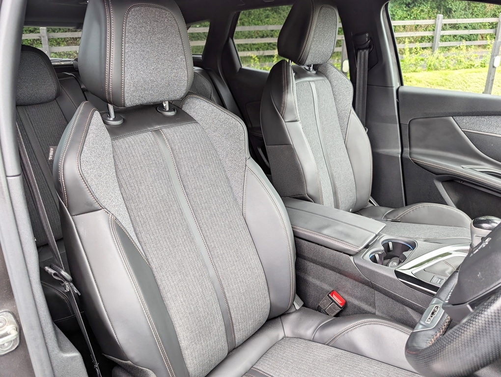 Peugeot 3008 1.5Bhdi 130Hp Gt Line Premium Sunroof Grey #4