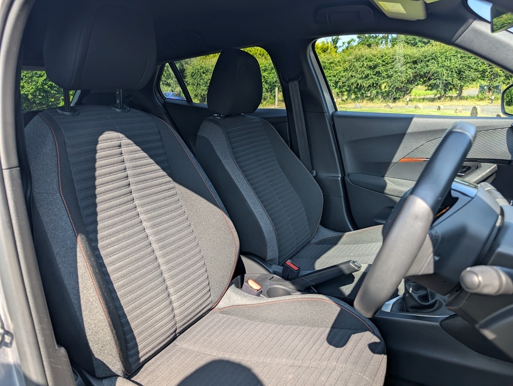 Peugeot 2008 1.2 100Hp Active Premium Grey #3