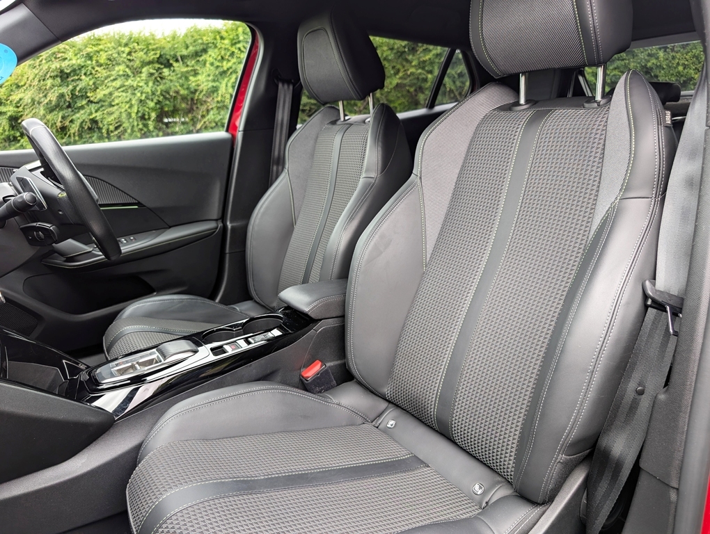 Peugeot 2008 Gt Grey #17