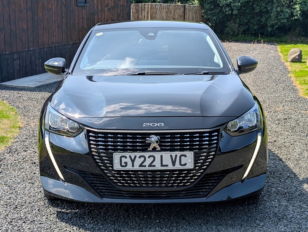 Peugeot 208 1.2 130Hp Allure Premium Black #2
