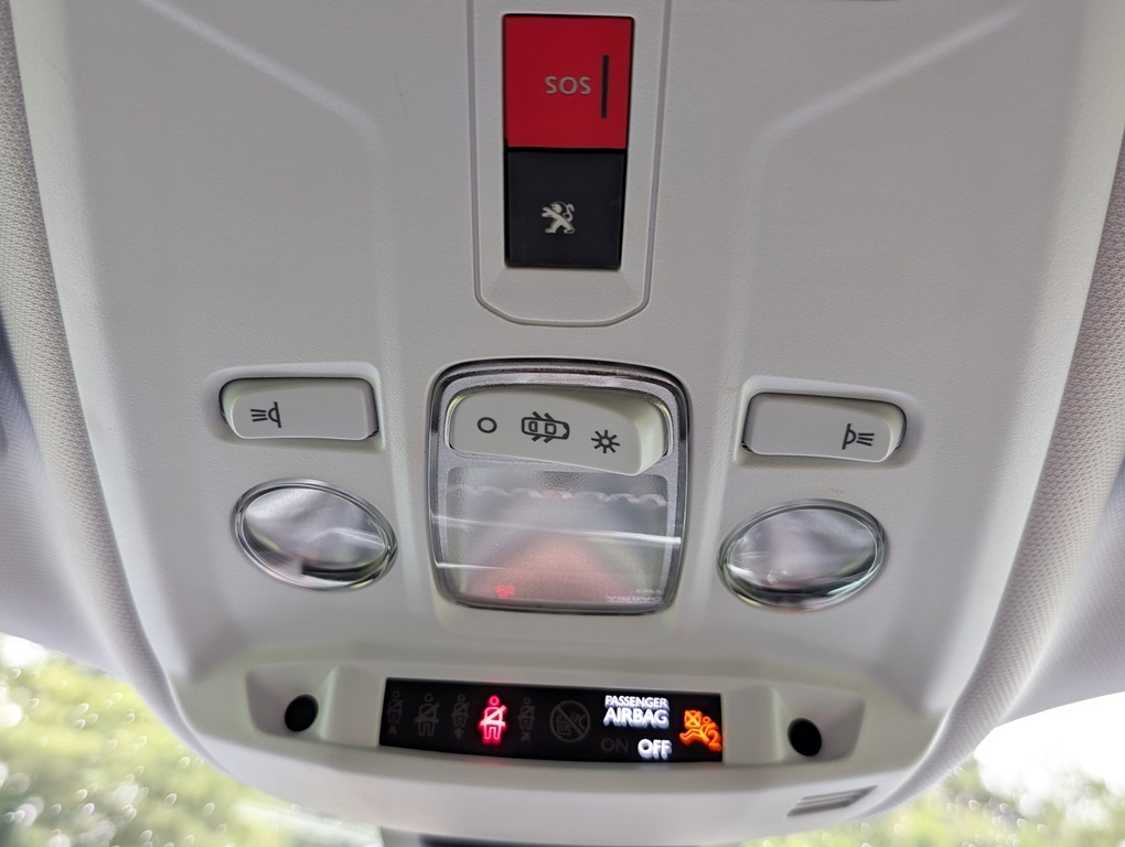Peugeot 2008 2008 Allure Premium Puretech Ss Red #35