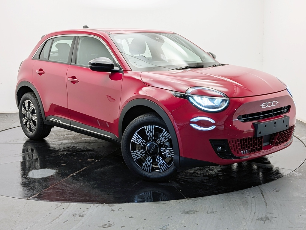 Fiat 600 1.2 100Hp Hybrid Red #2