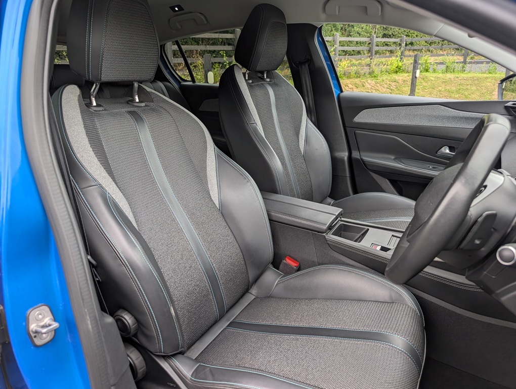 Peugeot 308 1.5Bhdi 130Hp Allure Premium Blue #4