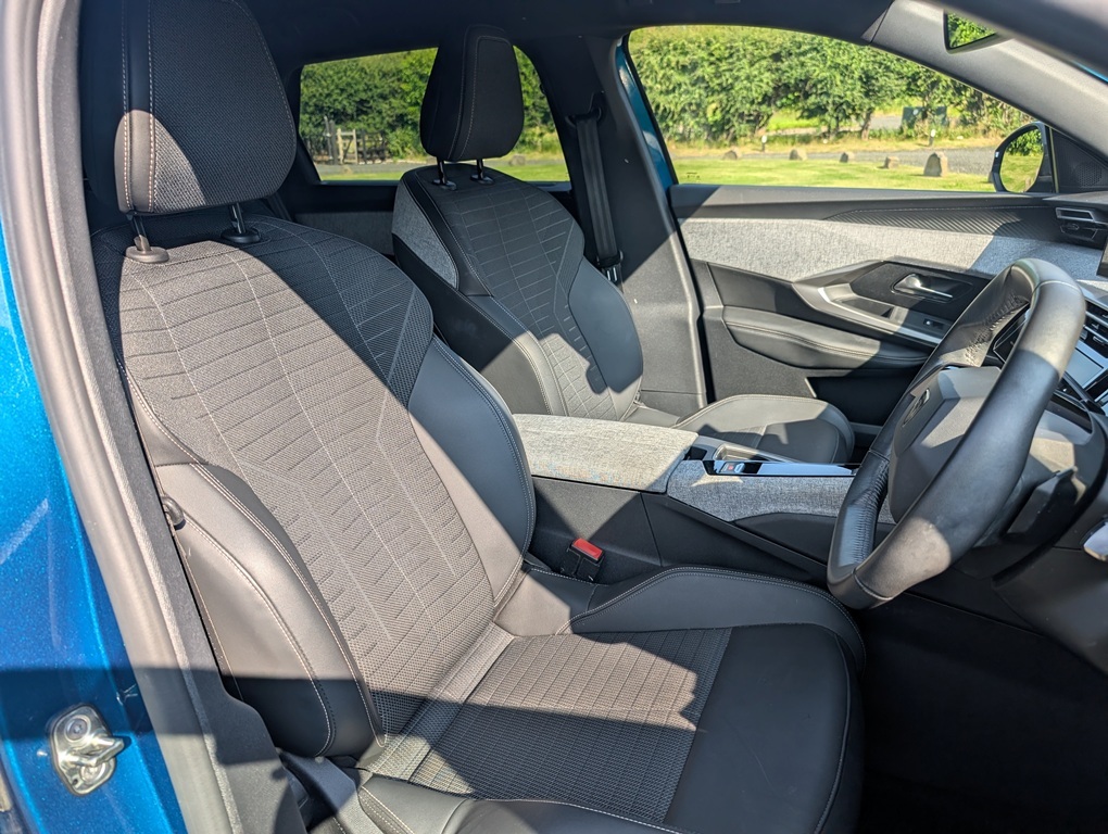 Peugeot 5008 1.2 136Hp Allure Mhev Blue #4