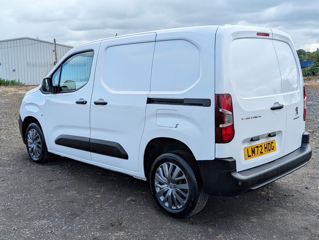 Peugeot Partner Professional Premium White #12