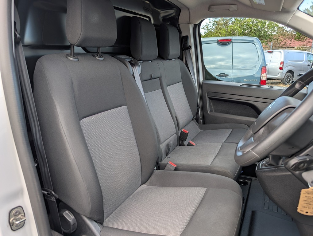 Citroen Dispatch 1.5Bhdi 100Hp Enterprise Edition White #4