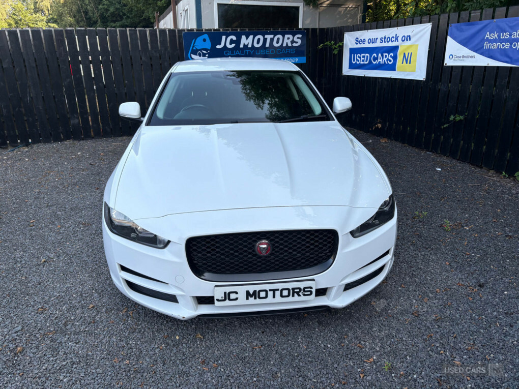 Jaguar XE 2.0D Se #2
