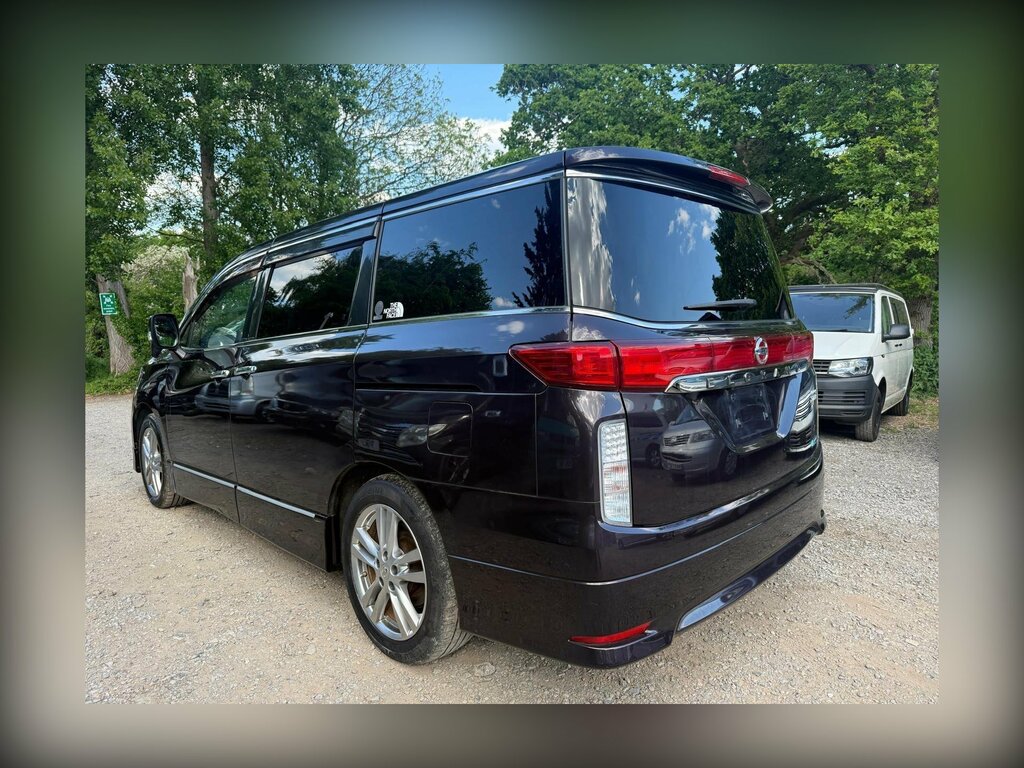 Nissan Elgrand 8 Seater Mpv Purple #3