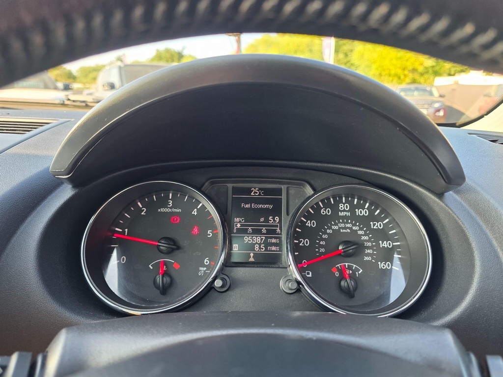 Nissan Qashqai 1.5 Dci N-tec 2Wd Euro 5 Red #37