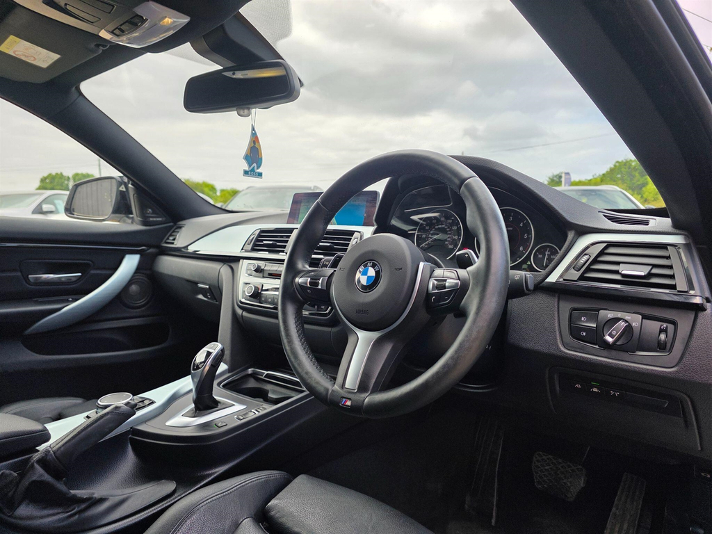 BMW 4 Series M4 S-a Black #23