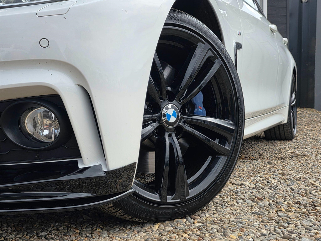 BMW 4 Series M4 S-a Black #19
