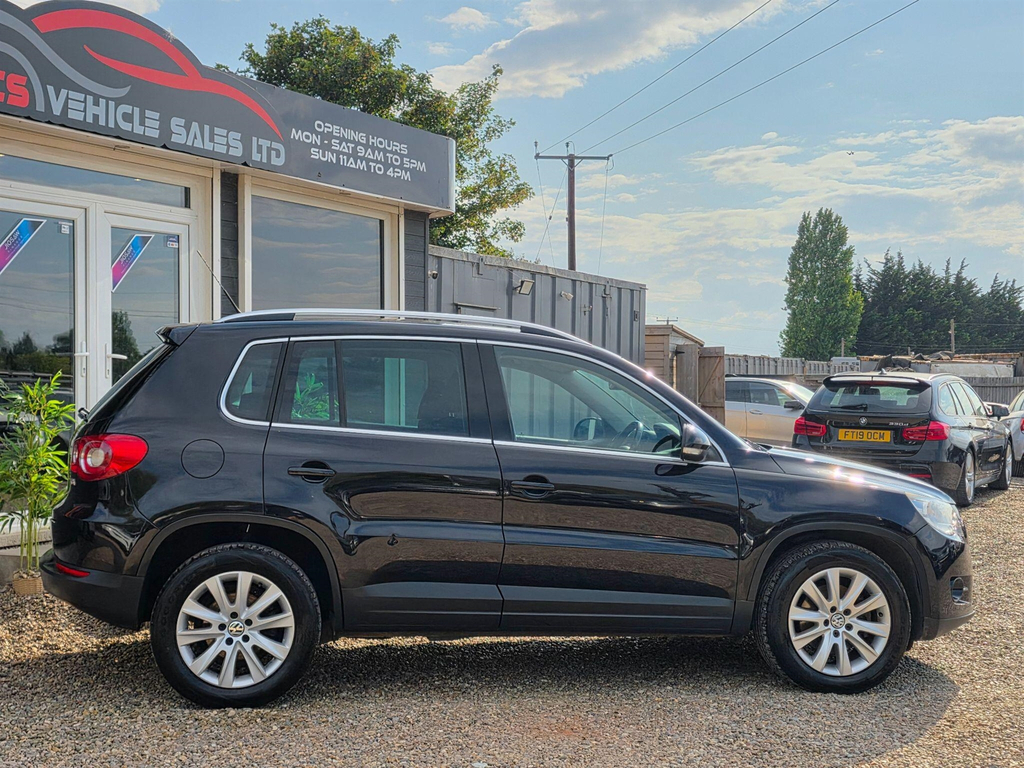 Volkswagen Tiguan S Blue #4
