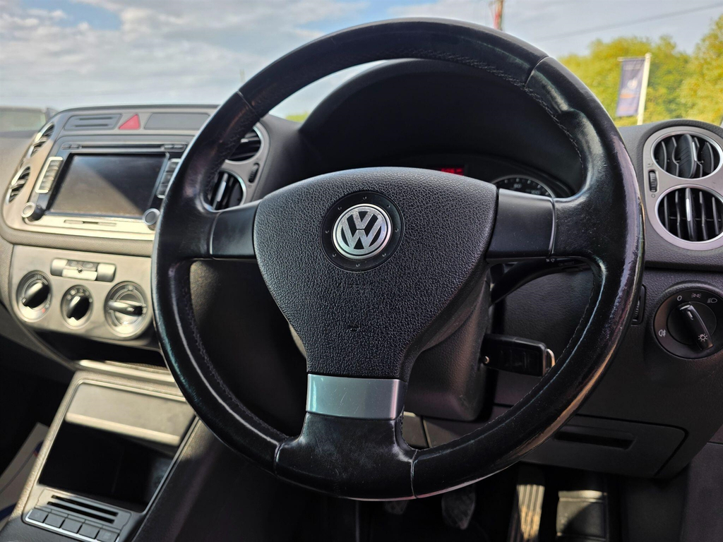 Volkswagen Tiguan S Blue #21