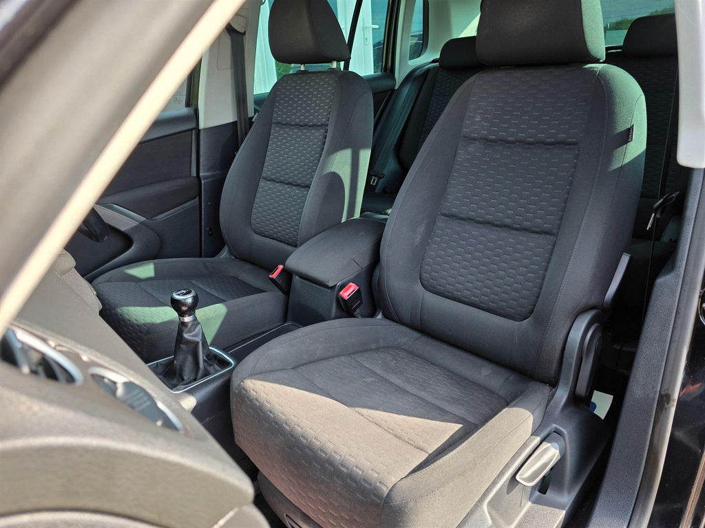 Volkswagen Tiguan S Blue #19