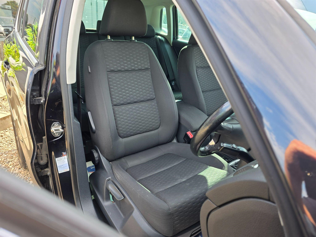 Volkswagen Tiguan S Blue #15