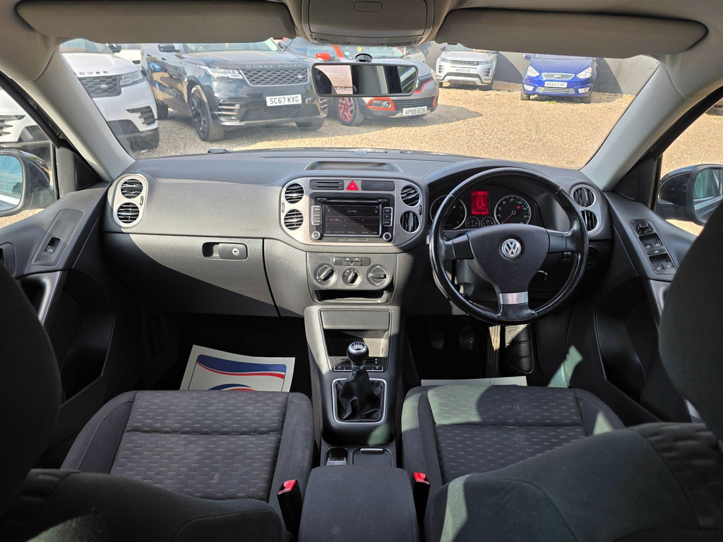 Volkswagen Tiguan S Blue #20