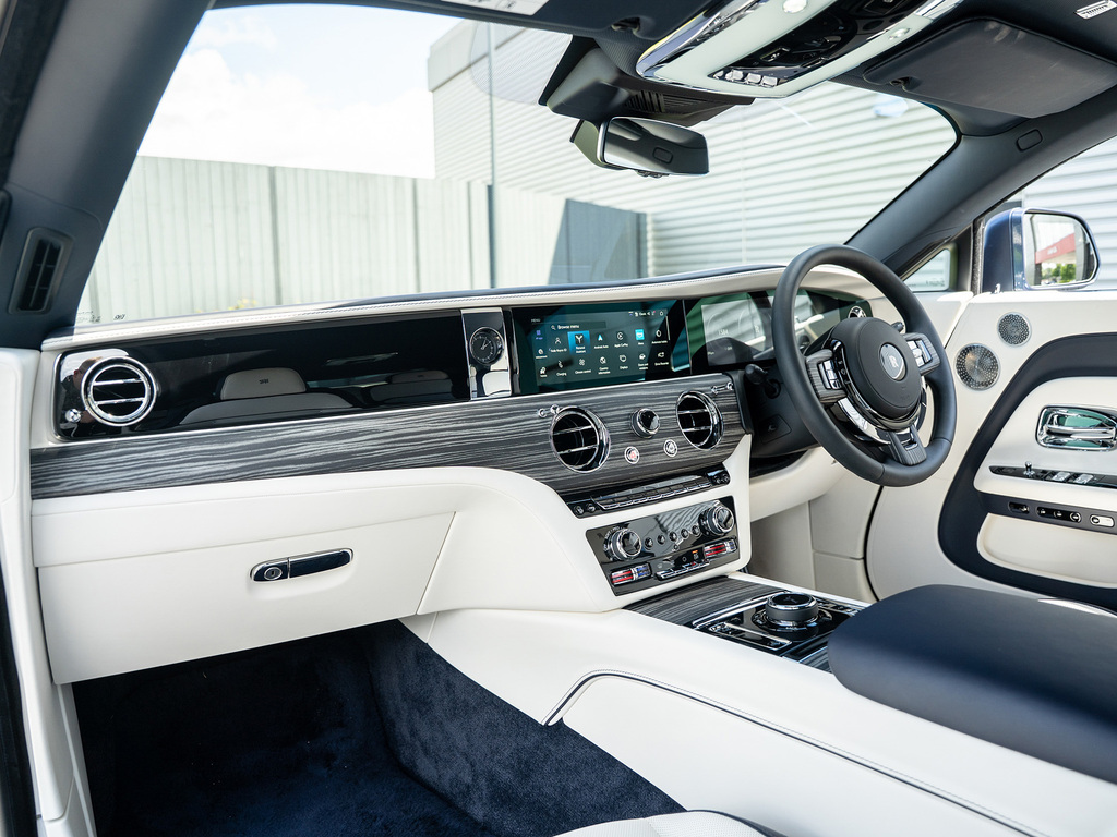 Rolls-Royce Spectre 430Kw 102Kwh YK26XPJ Black #21