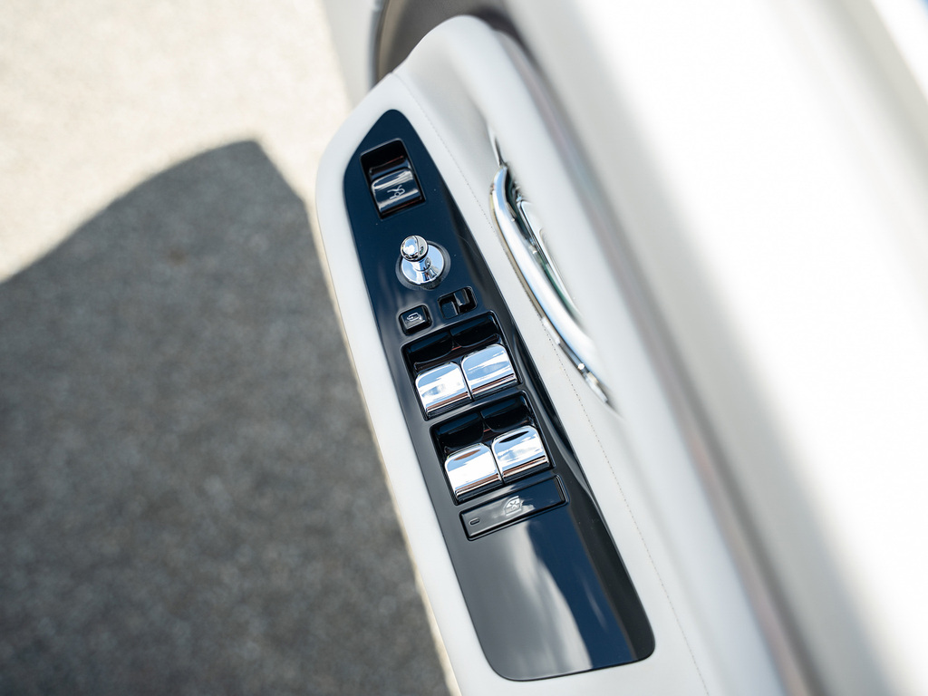 Rolls-Royce Spectre 430Kw 102Kwh YK26XPJ Black #10