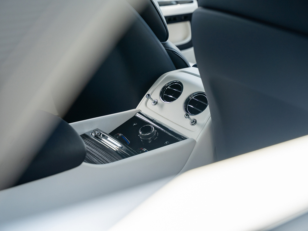 Rolls-Royce Spectre 430Kw 102Kwh YK26XPJ Black #18