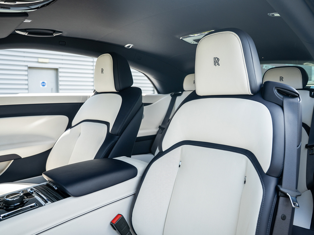 Rolls-Royce Spectre 430Kw 102Kwh YK26XPJ Black #22