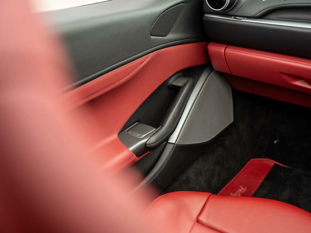 Ferrari Portofino M #25