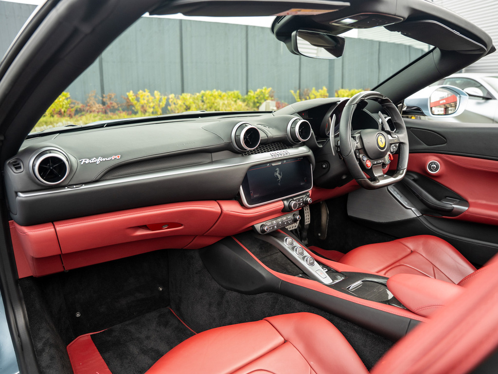 Ferrari Portofino M #33