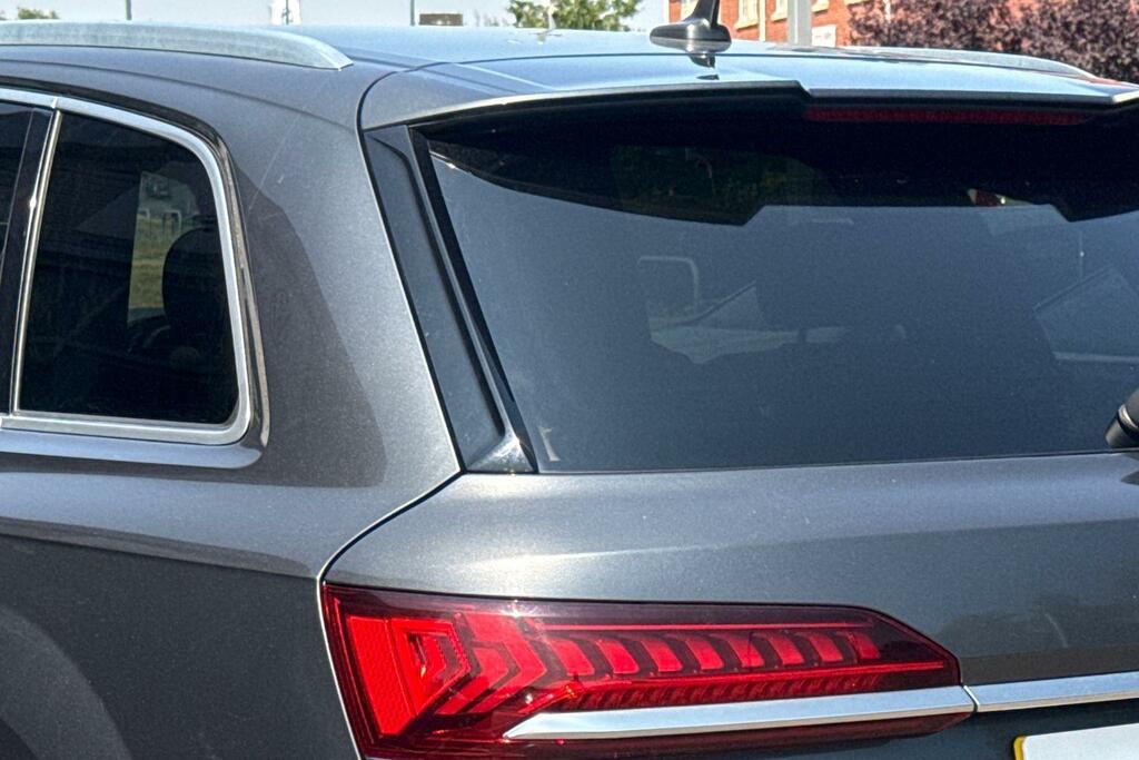 Audi SQ7 4L Vorsprung White #48