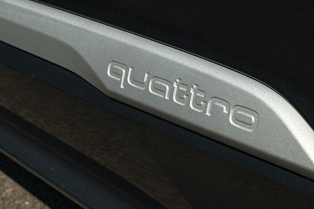 Audi SQ7 4L Vorsprung White #47