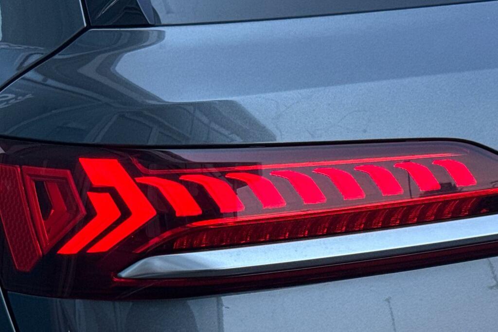 Audi SQ7 4L Vorsprung White #18