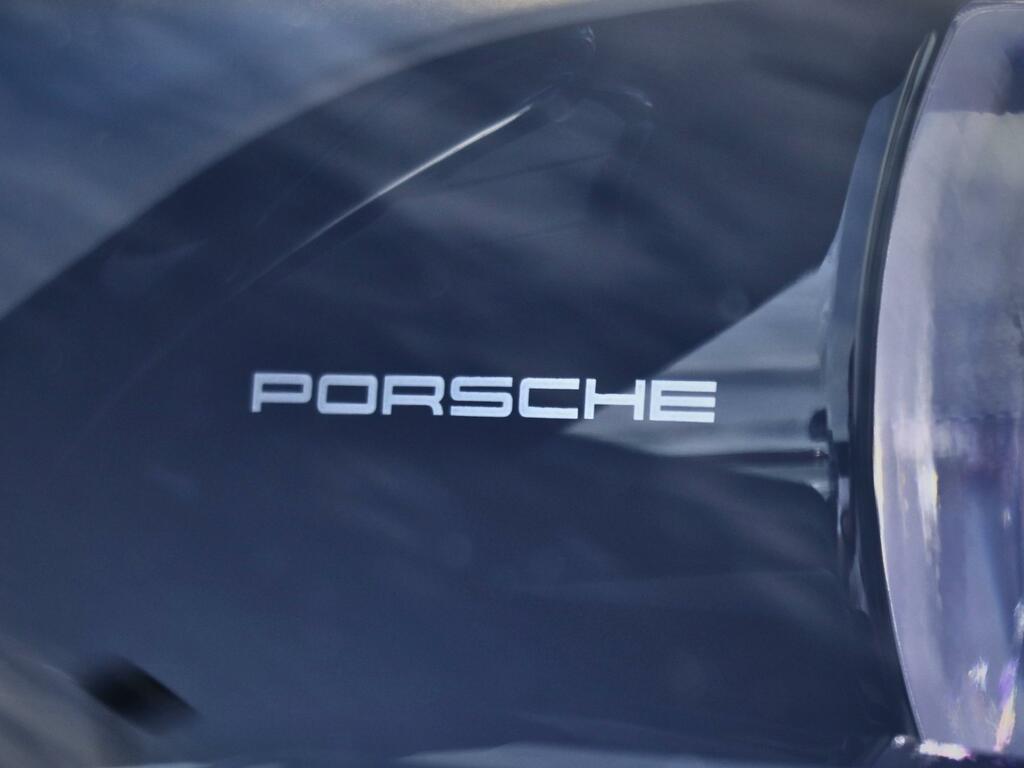 Porsche Panamera Panamera 4 E-hybrid Sport Turismo Platinum Edition Red #9