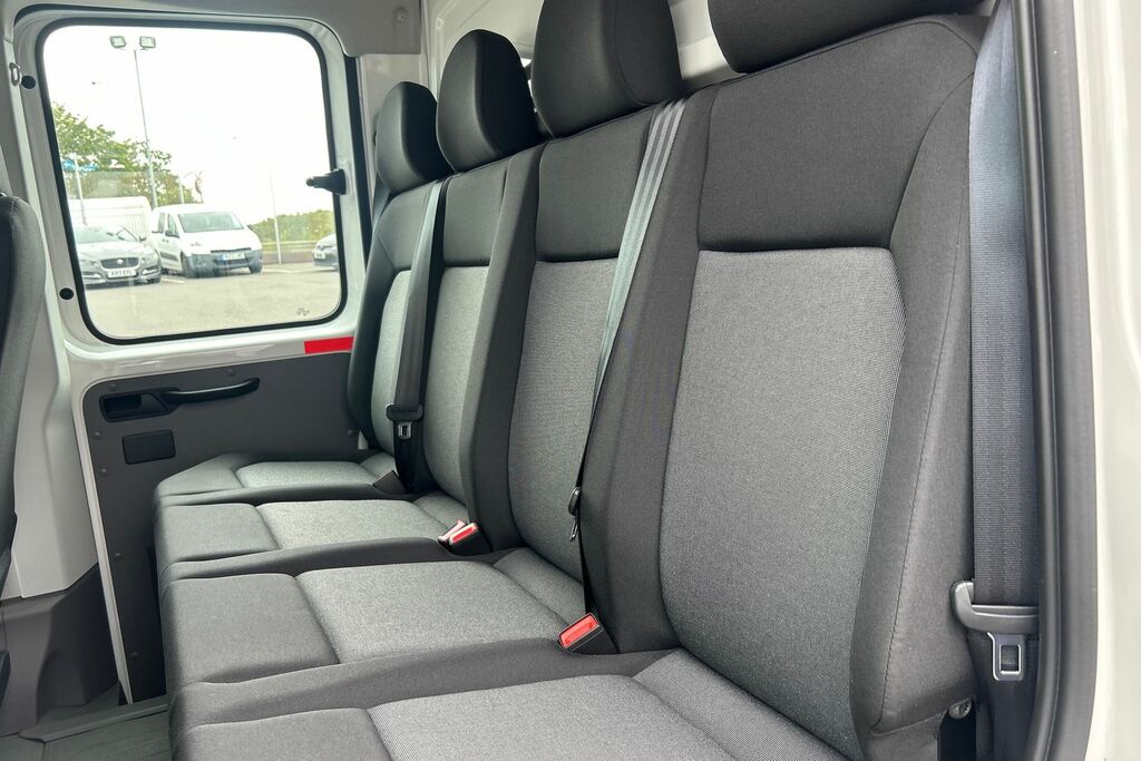 Volkswagen Crafter 2.0 Tdi 163Ps Hde Commerce Business Hroof Van  #9