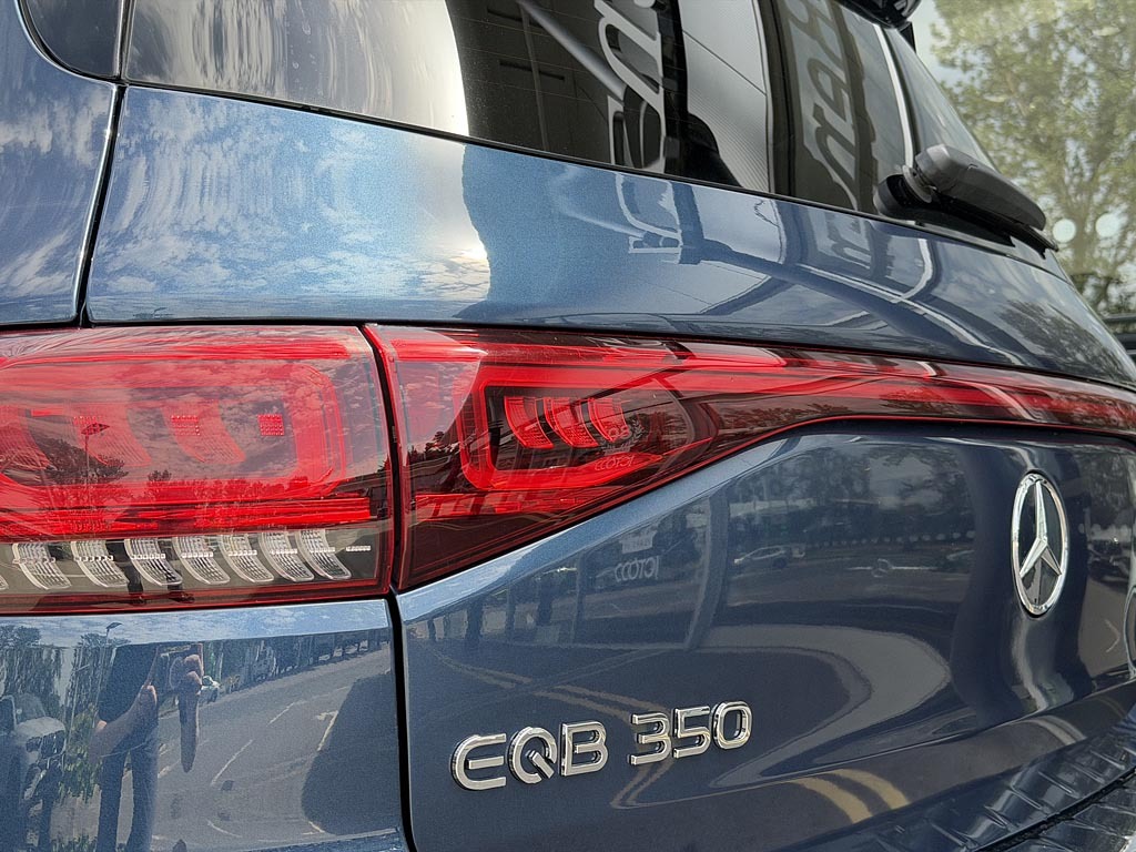 Mercedes-Benz EQB Eqb 300 66.5Kwh Amg Line Premium Suv Electri Black #20