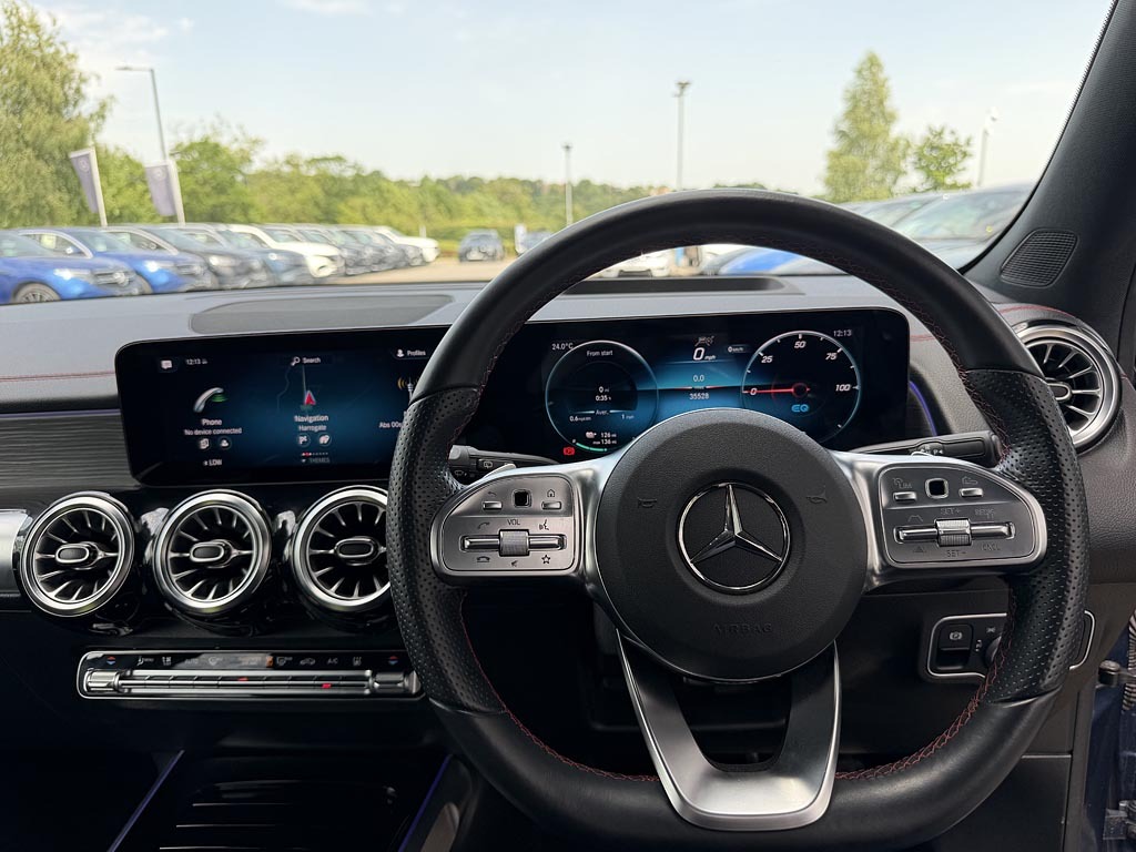 Mercedes-Benz EQB Eqb 300 66.5Kwh Amg Line Premium Suv Electri Black #4
