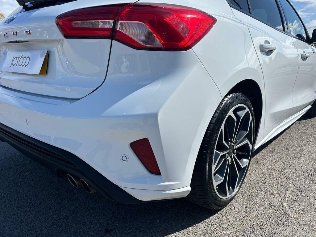 Ford Focus Zetec Non Local Svp 1.0L Ford Ecoboost 125P Grey #32