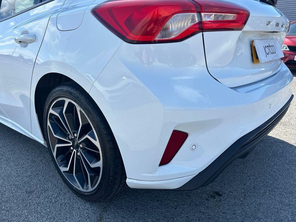 Ford Focus Zetec Non Local Svp 1.0L Ford Ecoboost 125P Grey #31