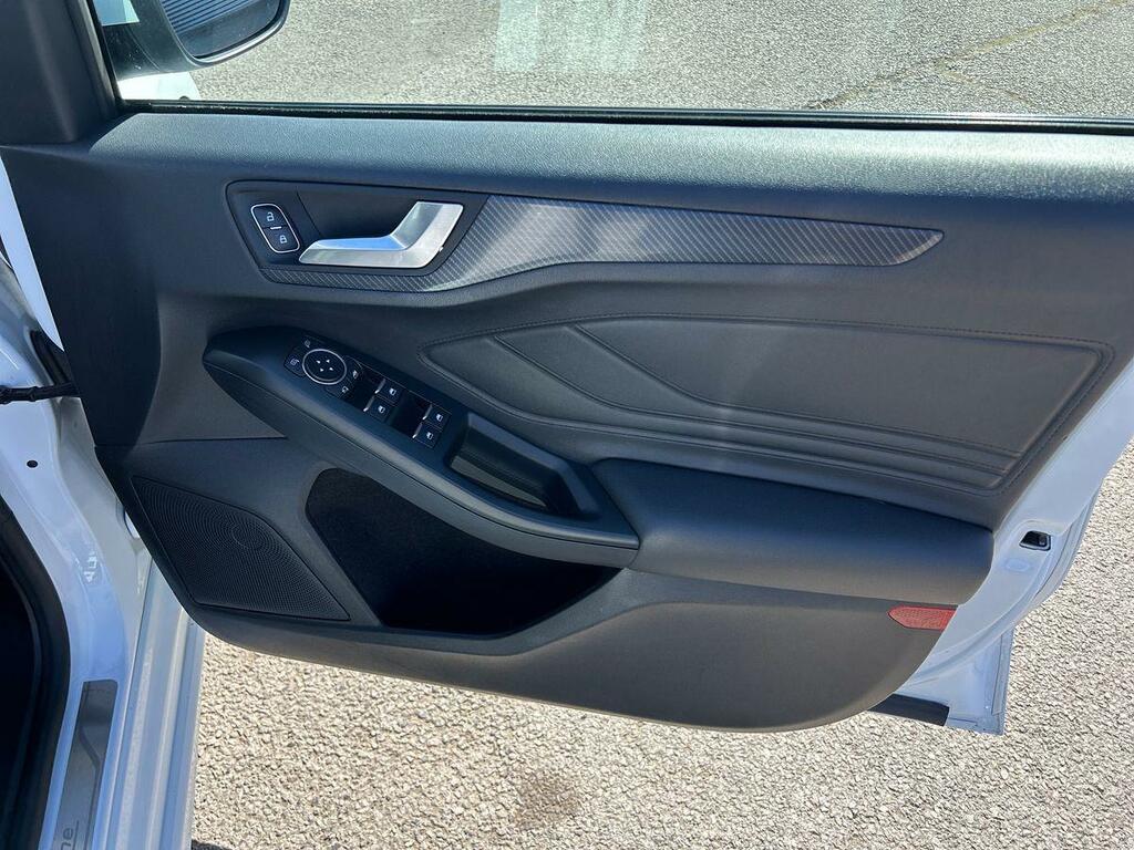 Ford Focus Zetec Non Local Svp 1.0L Ford Ecoboost 125P Grey #39