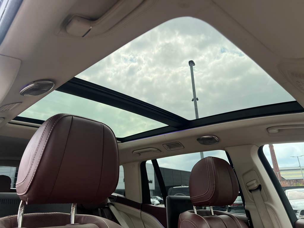 Mercedes-Benz Maybach GLS Class 4.0 Maybach Gls 600 Black #44