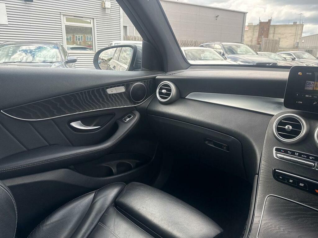 Mercedes-Benz GLC Class Mercedes-benz Estate 300D 4Matic Amg Line P Black #60