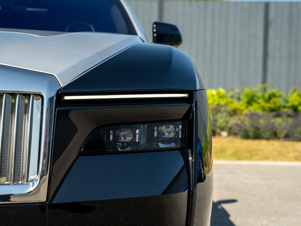 Rolls-Royce Spectre Coupe Black #37